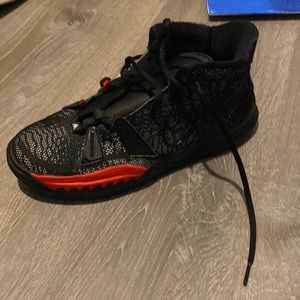 Kyrie 7 bred basketball shoes
